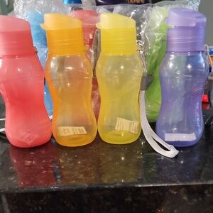 8 Colorful Water Bottles Set